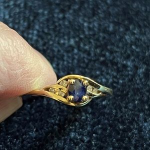 Vintage - real sapphire and diamond ring.